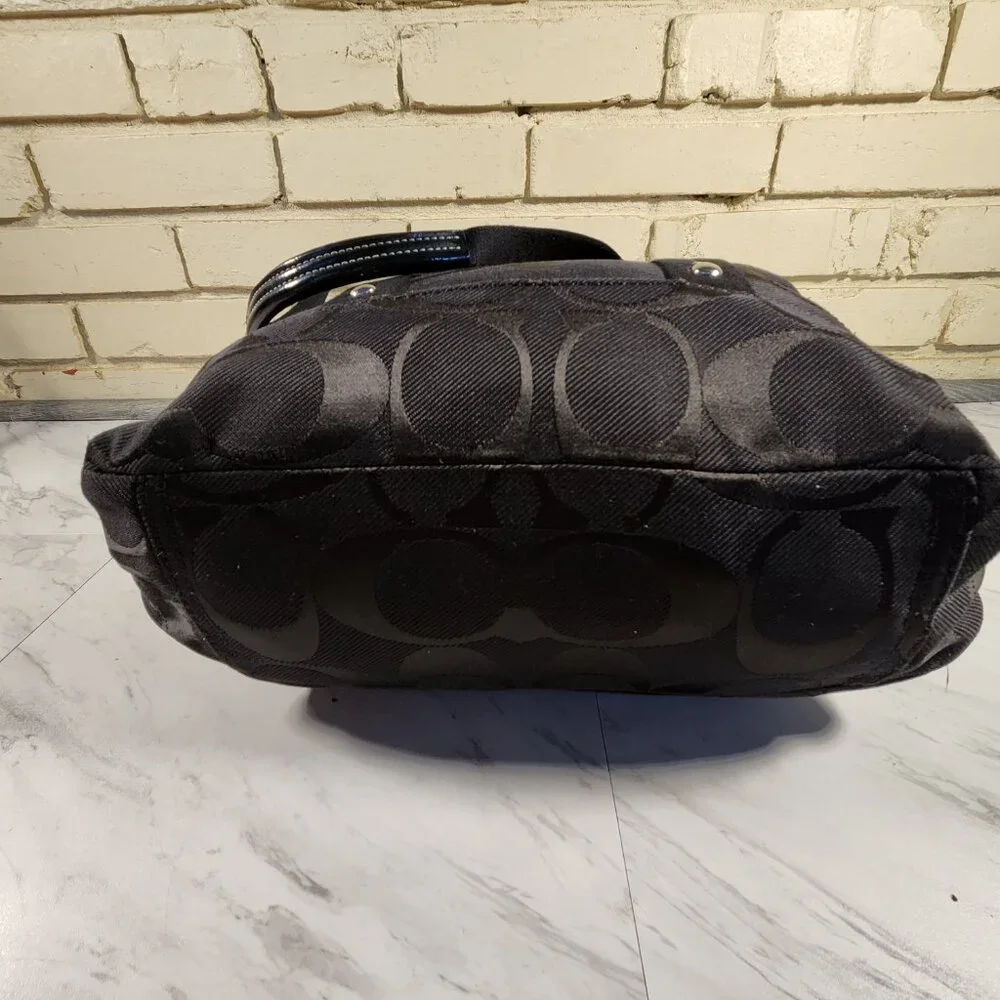 Coach c92 17x14x4